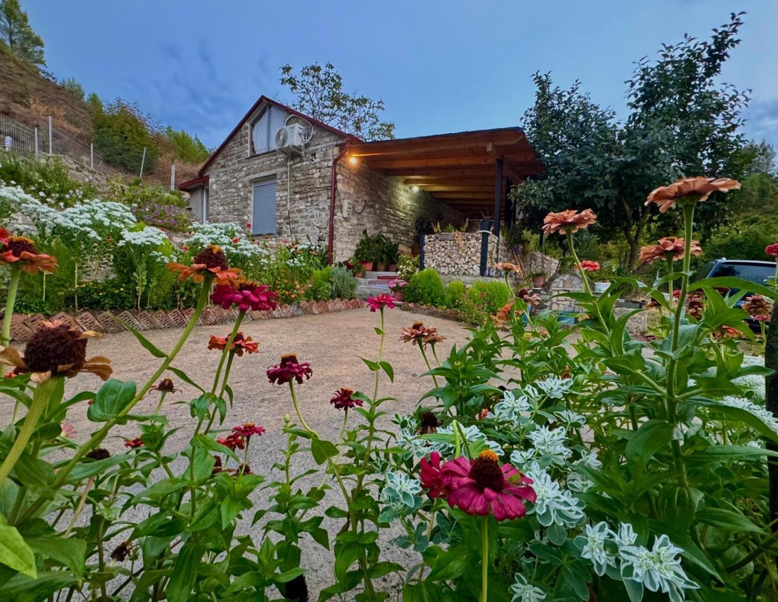 Stone House Villa Kelcyre Luaran gambar